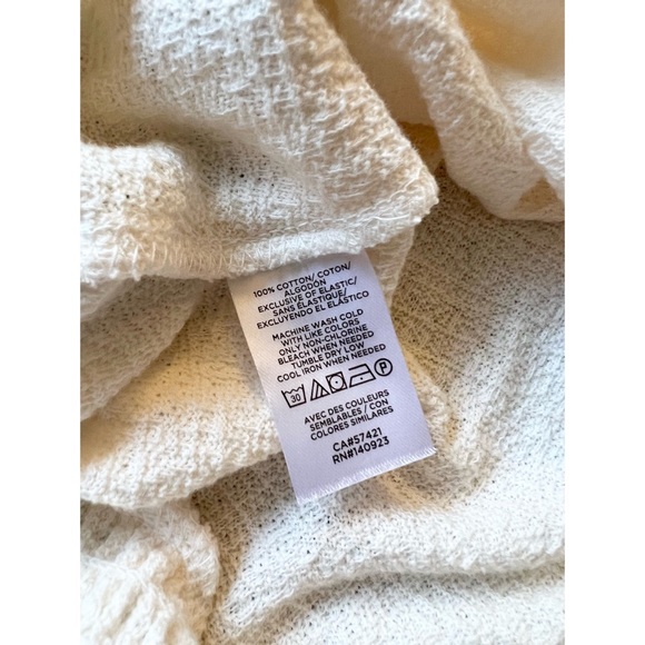 🆕 NWOT LOFT White Smocked Hem Top - Picture 4 of 8